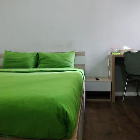 Barata Hotel Near Bandara Soekarno Hatta Tangerang Extérieur photo