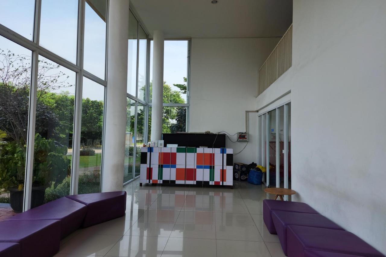 Barata Hotel Near Bandara Soekarno Hatta Tangerang Extérieur photo