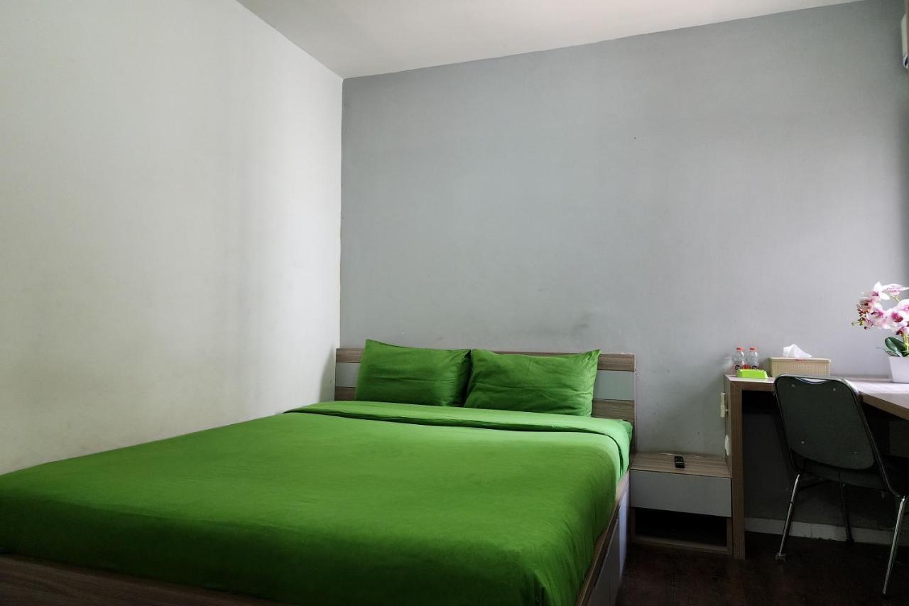 Barata Hotel Near Bandara Soekarno Hatta Tangerang Extérieur photo