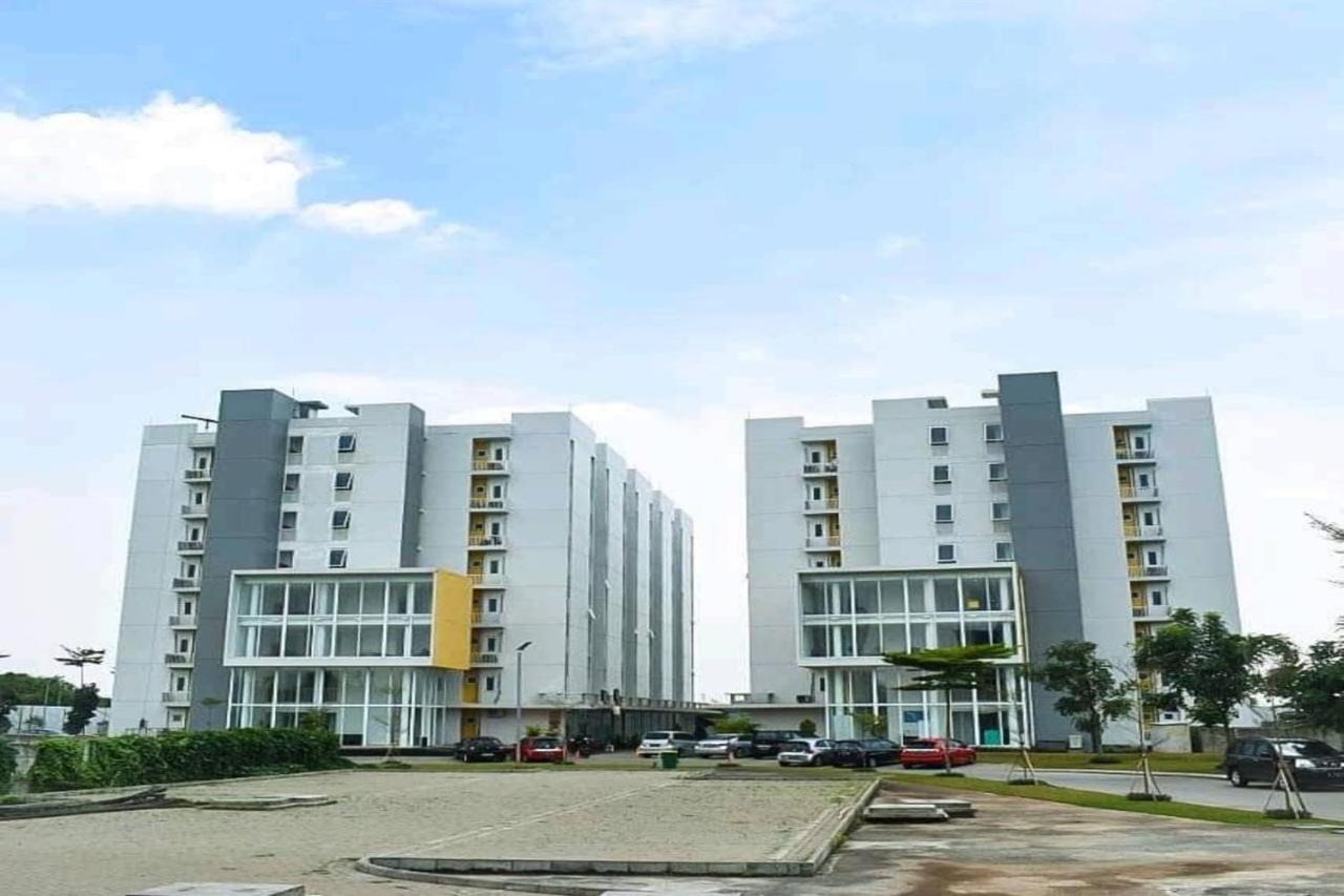 Barata Hotel Near Bandara Soekarno Hatta Tangerang Extérieur photo