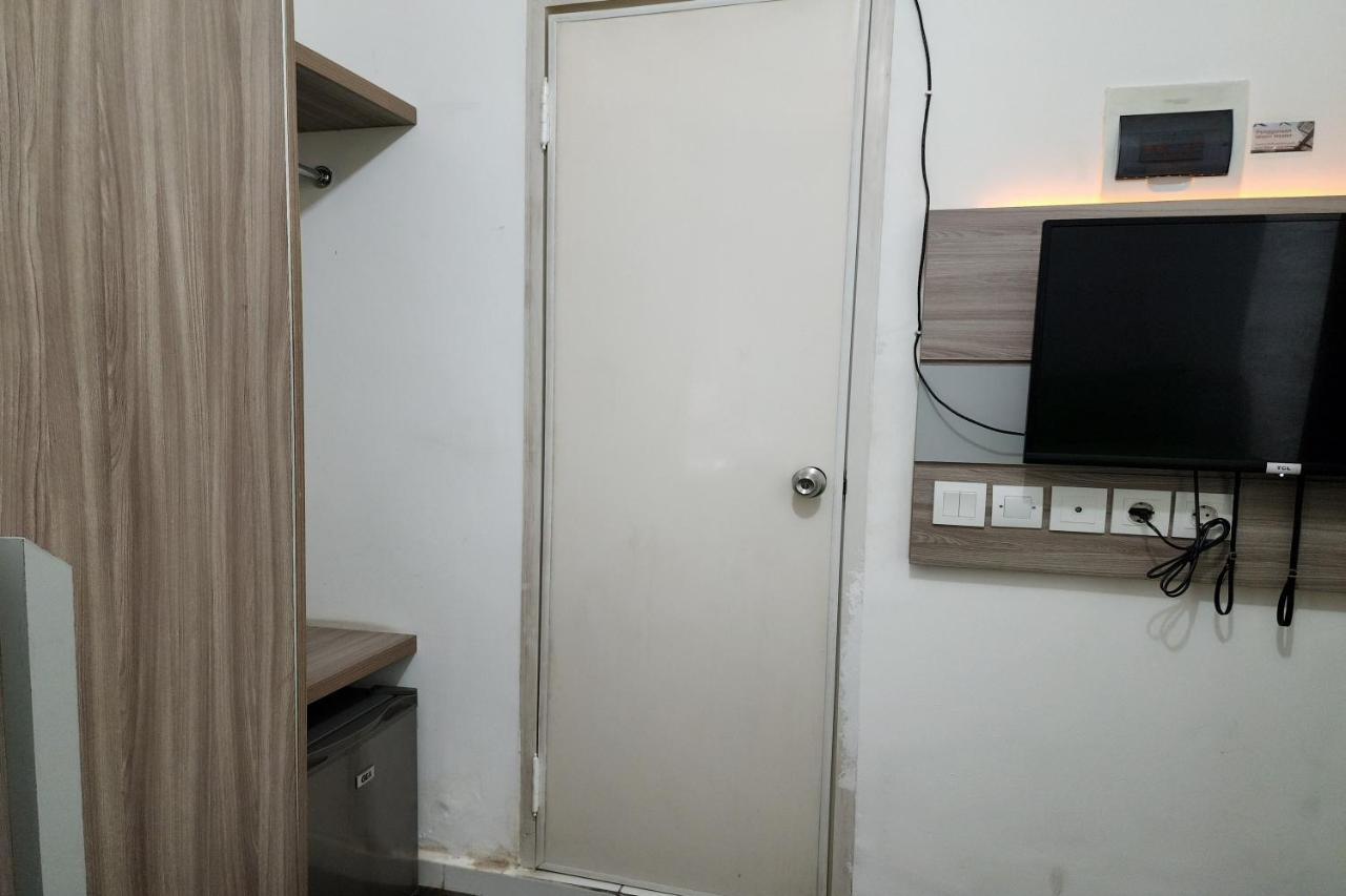 Barata Hotel Near Bandara Soekarno Hatta Tangerang Extérieur photo