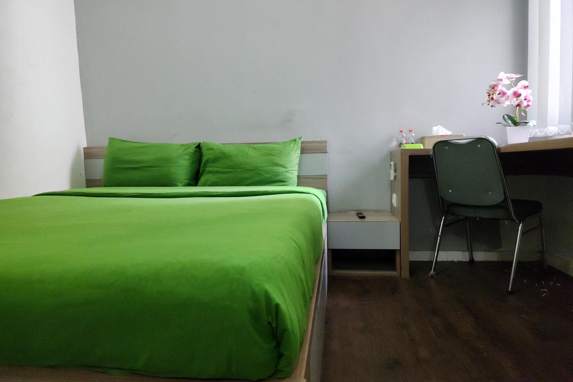 Barata Hotel Near Bandara Soekarno Hatta Tangerang Extérieur photo